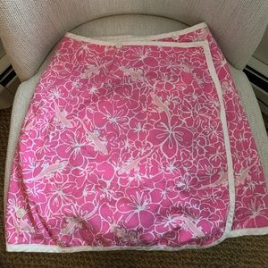 Lilly reversible, wrap skirt. Size 6. Such a pretty, pink floral. Barbie colors